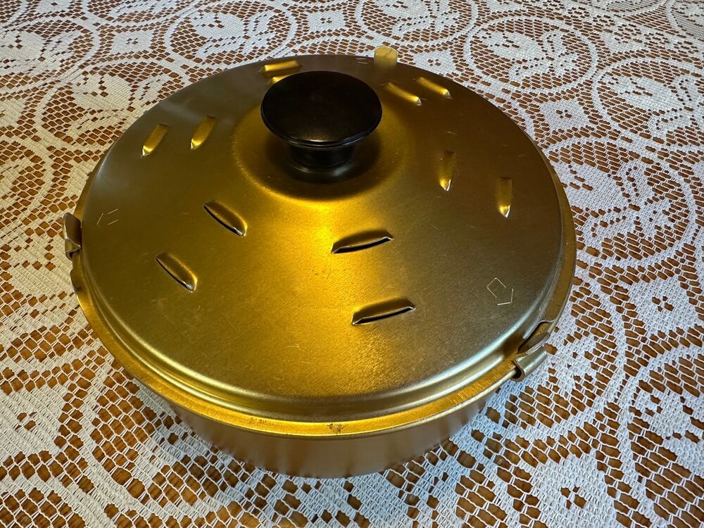 Vintage Rival Crock Pot Bread n Cake Bake Aluminum Pan Insert Lid Rack Gold 9"